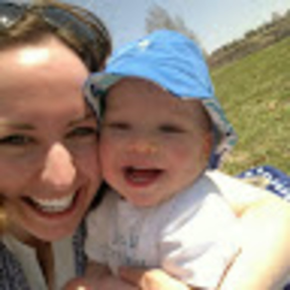 Meet your Posher, Laura - Picture 1 of 1